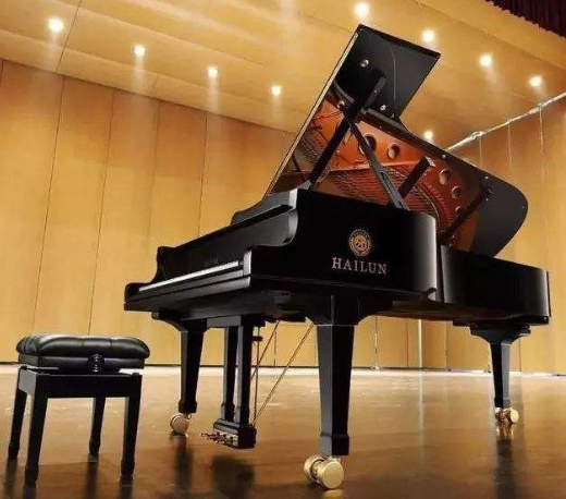 西安贝希斯坦钢琴专卖店分享钢琴学习中手的重要性