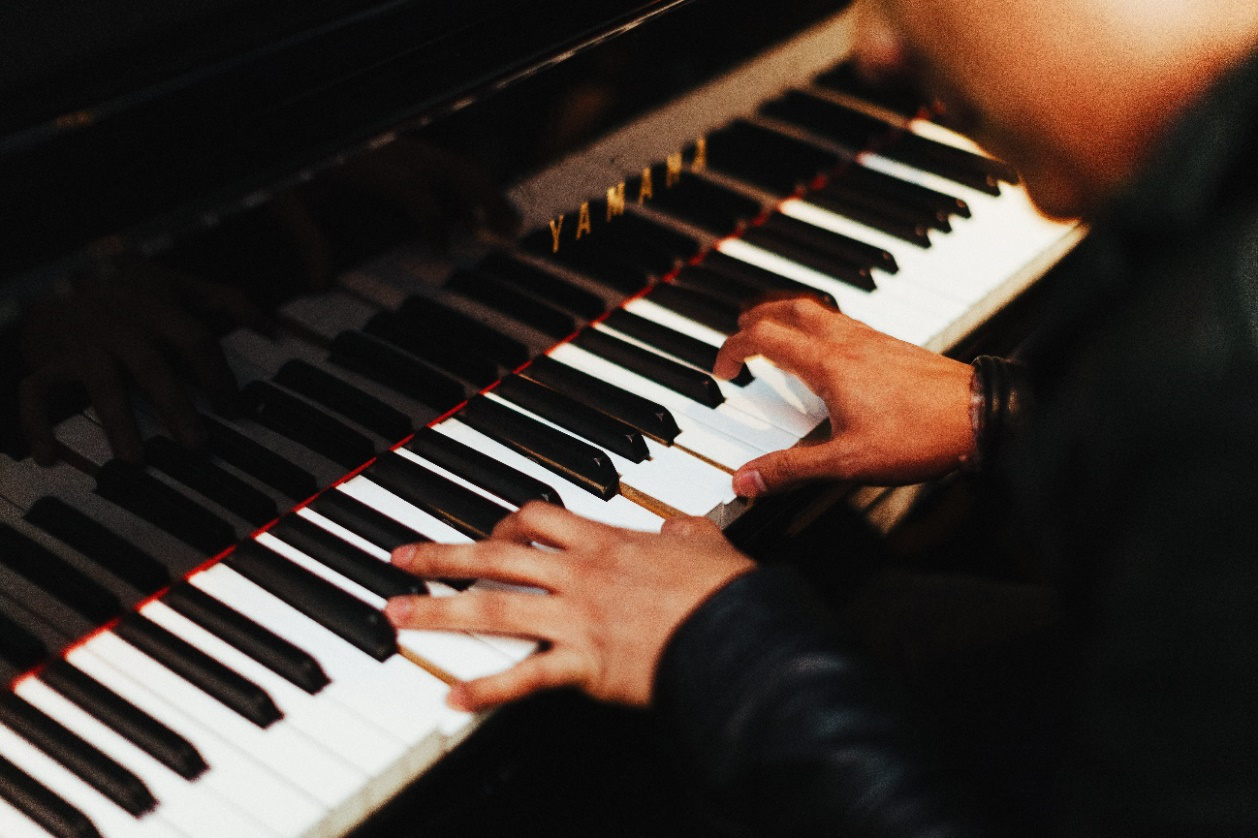 西安雅马哈钢琴专卖店分享成年人学钢琴
