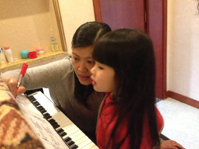 西安雅马哈钢琴专卖店分享明星是从几岁开始学琴的