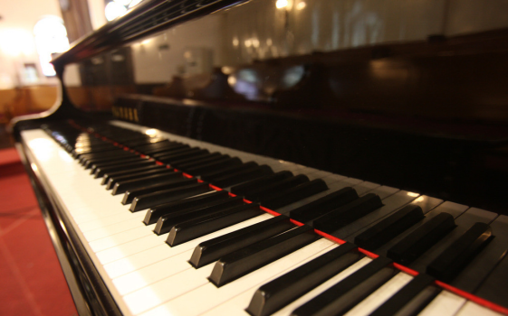 西安雅马哈钢琴专卖店分享学钢琴需要注意的几个点