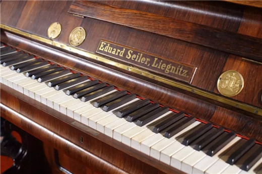 西安雅马哈钢琴专卖店分享学琴需要的教材