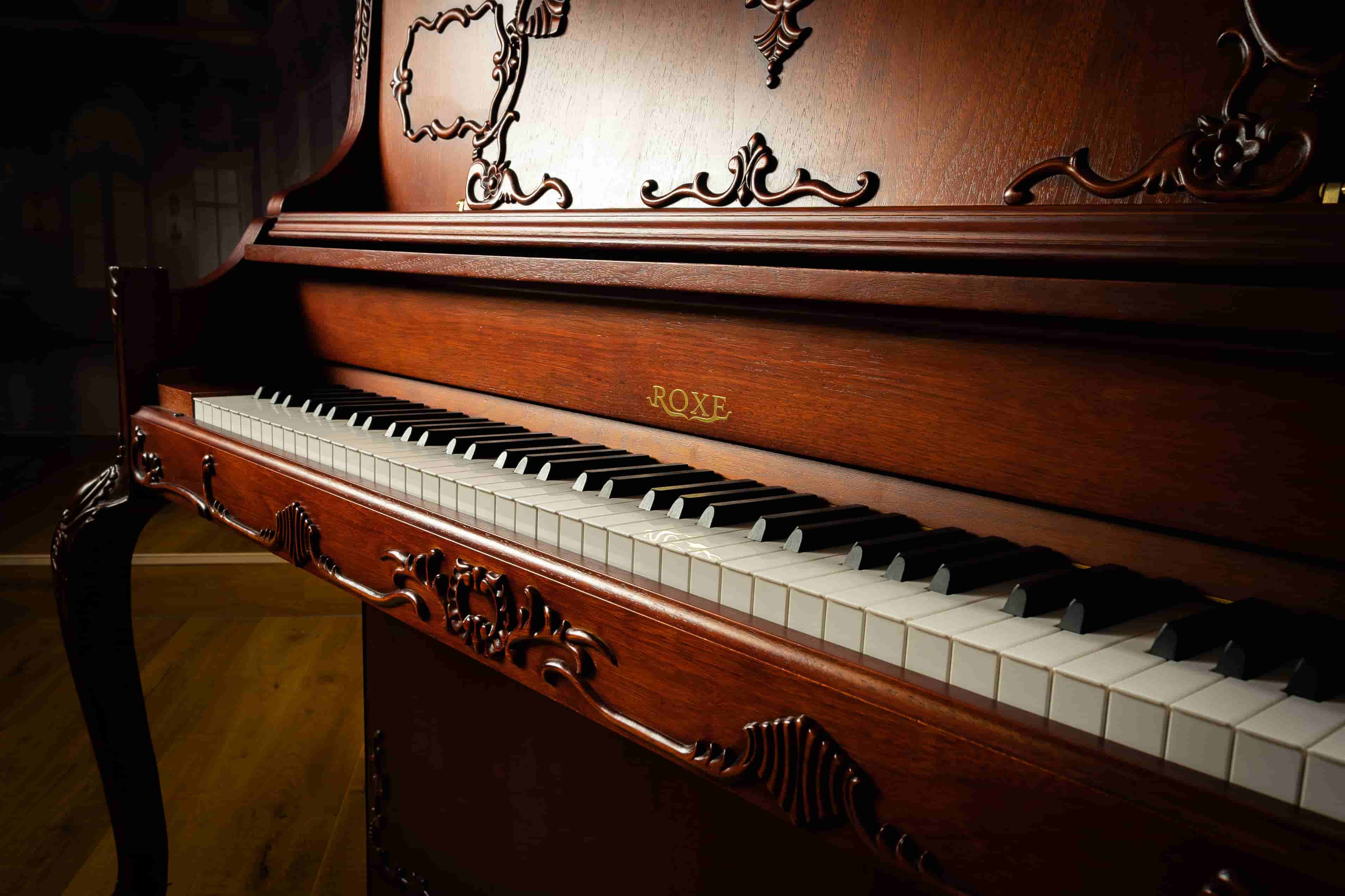 洛克森钢琴有多长时间的质保？过了质保出问题了还会有人管吗？