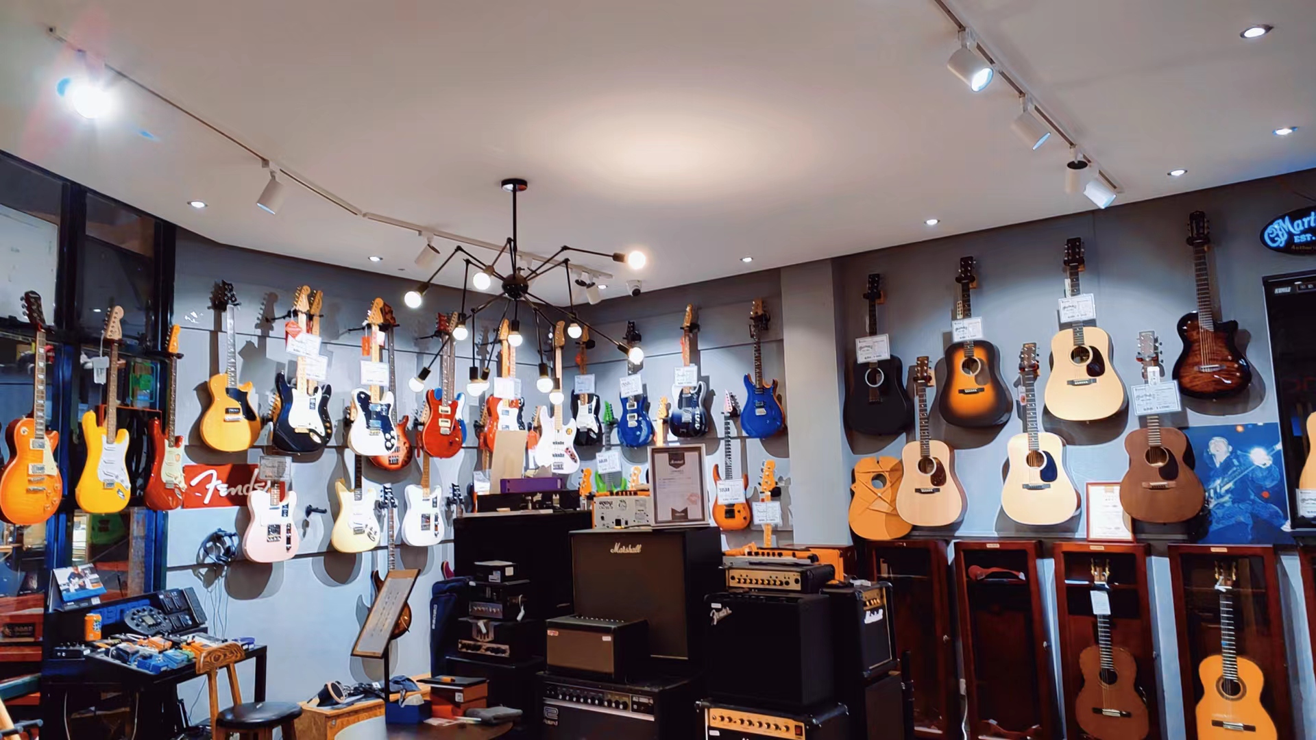西安泰勒吉他专卖店分享吉他保养简单吗