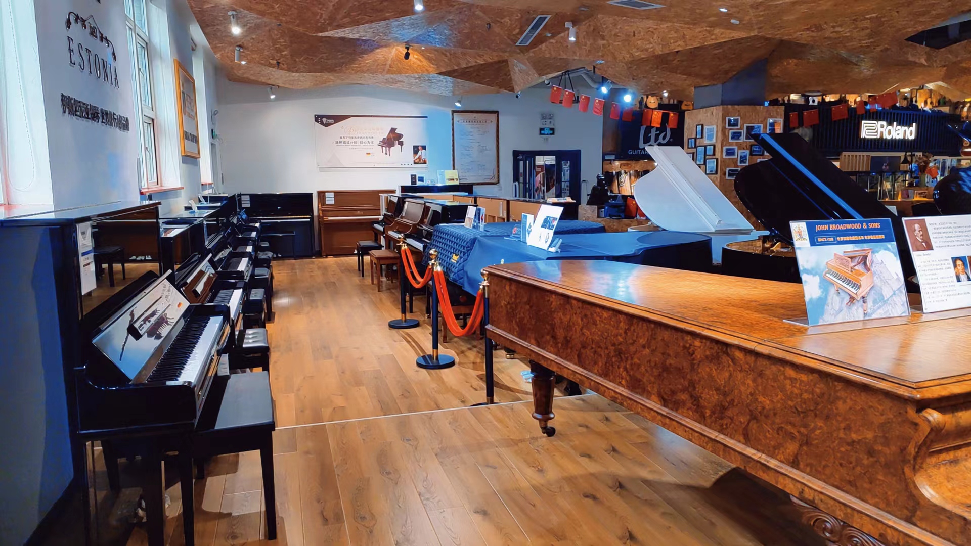 西安钢琴工厂店分享早期钢琴教学是怎样发展起来的